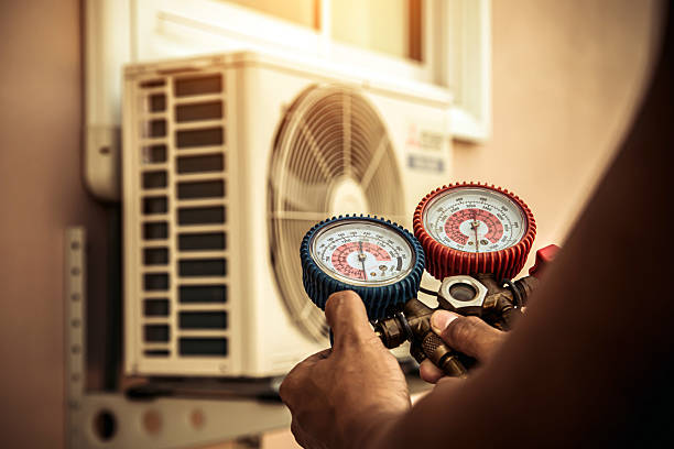 Professional Ac Installation technician working in Woodway, TX